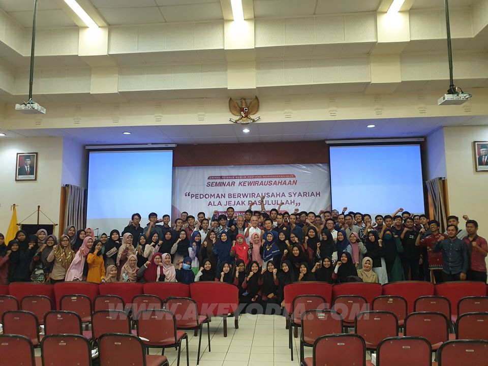 Seminar Kewirausahaan Berbasis Syariah Keluarga Muslim Fakultas Peternakan